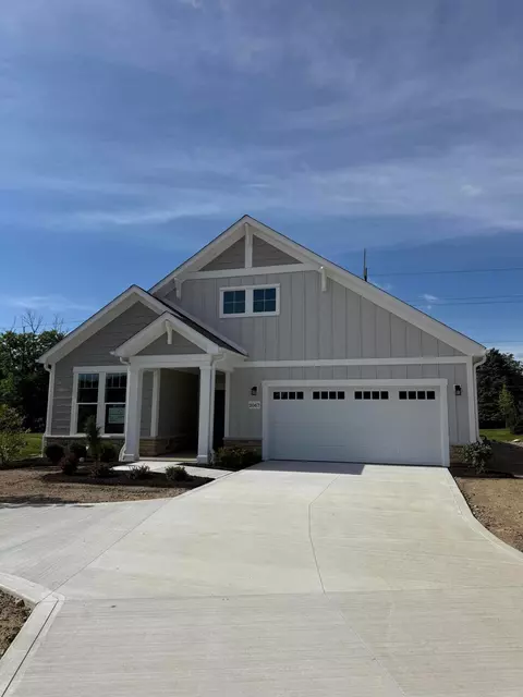2067 Charlyn Dr, Grove City, OH 43123