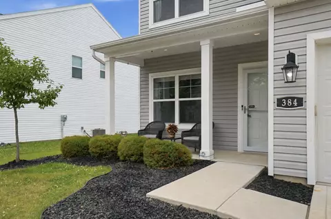 Exterior - 384 Kells Ct E, Newark, OH 43055 photo 2 of 6