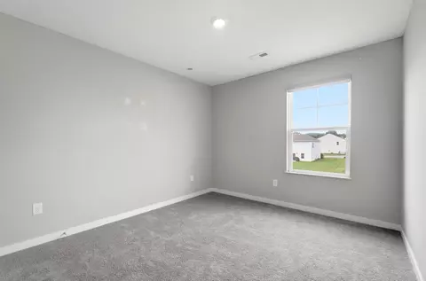 Bedroom - 384 Kells Ct E, Newark, OH 43055 photo 10 of 11