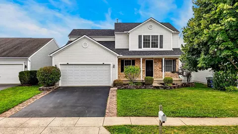 8839 Meadow Grass Ln, Lewis Center, OH 43035
