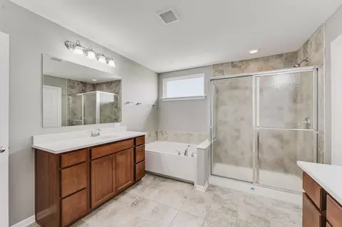 Bath - 324 Silver Fox Way, Delaware, OH 43015 photo 5 of 10