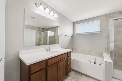 Bath - 324 Silver Fox Way, Delaware, OH 43015 photo 4 of 10