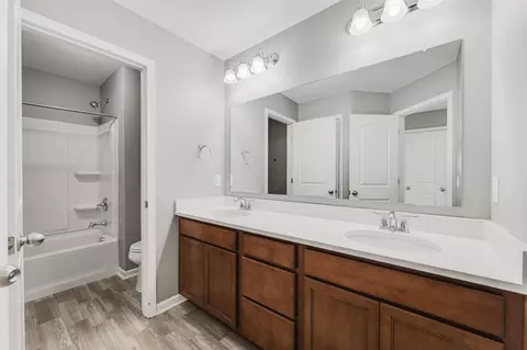 Bath - 324 Silver Fox Way, Delaware, OH 43015 photo 9 of 10