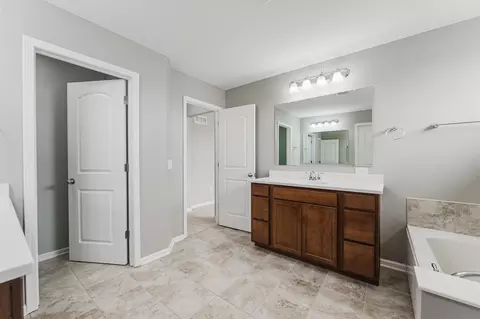 Entry Way - 324 Silver Fox Way, Delaware, OH 43015 photo 12 of 14