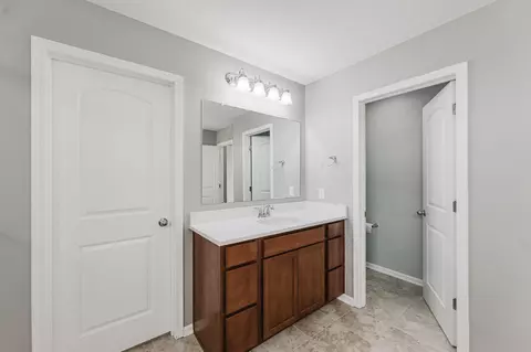 Bath - 324 Silver Fox Way, Delaware, OH 43015 photo 3 of 10