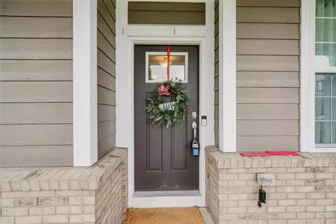 Entry Way - 324 Silver Fox Way, Delaware, OH 43015 photo 1 of 14