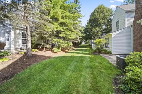 Exterior - 5397 Aubrey Loop #5, Dublin, OH 43016 photo 6 of 6