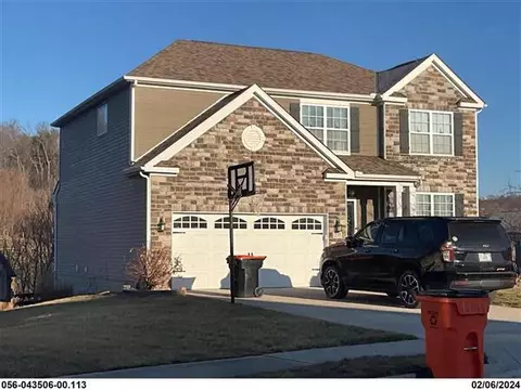 235 Crimson Dr, Newark, OH 43055
