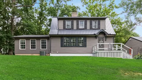 1224 Marwood Dr, Zanesville, OH 43701