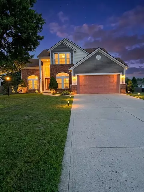 672 N Starr Dr, Pickerington, OH 43147
