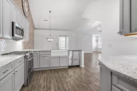Kitchen - 752 Lambton Cir E, Lancaster, OH 43130 photo 4 of 5