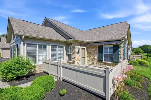 Exterior - 752 Lambton Cir E, Lancaster, OH 43130 photo 3 of 12