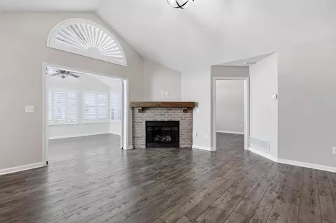 Living - 752 Lambton Cir E, Lancaster, OH 43130 photo 3 of 5