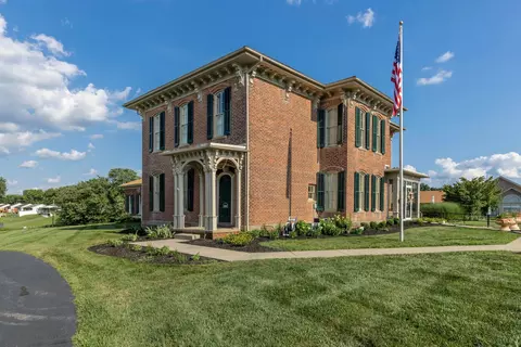 Exterior - 752 Lambton Cir E, Lancaster, OH 43130 photo 10 of 12