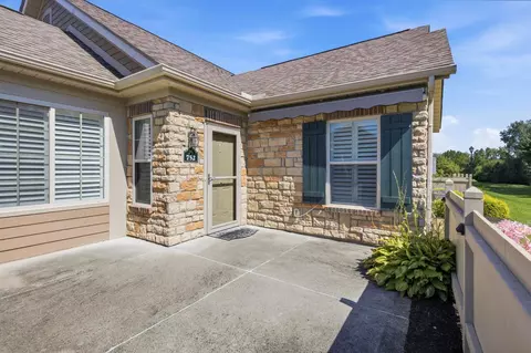Exterior - 752 Lambton Cir E, Lancaster, OH 43130 photo 7 of 12