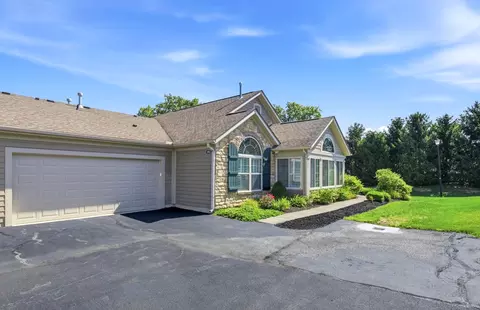 Exterior - 752 Lambton Cir E, Lancaster, OH 43130 photo 4 of 12