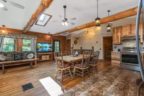 Dining - 5595 Sheets Rd, Logan, OH 43138 photo 3 of 4