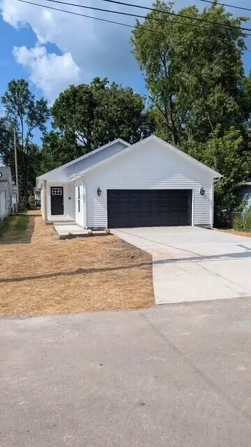 1004 John St, Washington Court House, OH 43160
