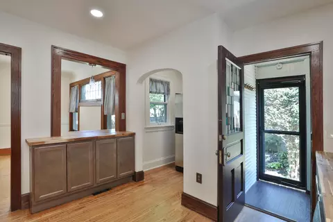 Entry Way - 306 Crestview Rd, Columbus, OH 43202 photo 2 of 5