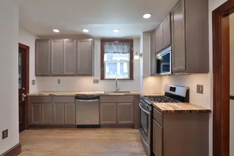 Kitchen - 306 Crestview Rd, Columbus, OH 43202 photo 2 of 3