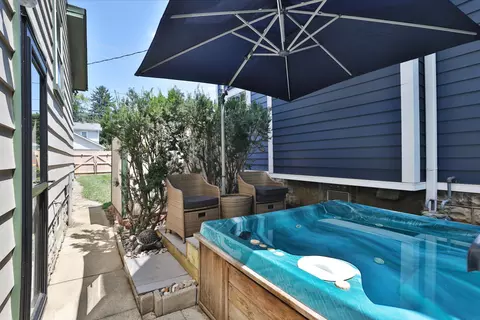 Exterior - 306 Crestview Rd, Columbus, OH 43202 photo 8 of 17