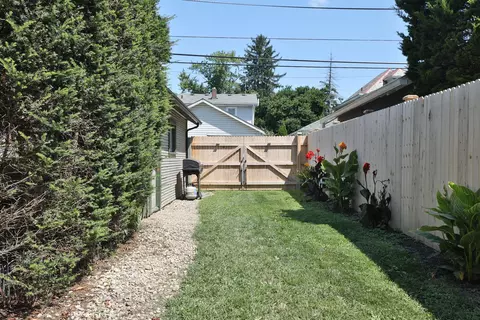 Exterior - 306 Crestview Rd, Columbus, OH 43202 photo 14 of 17