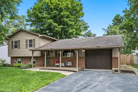 2018 Candleberry Dr, Grove City, OH 43123