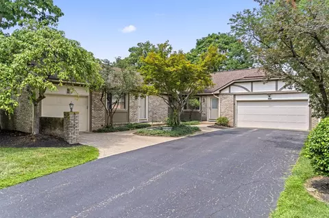 1880 Fontenay Ct, Columbus, OH 43235