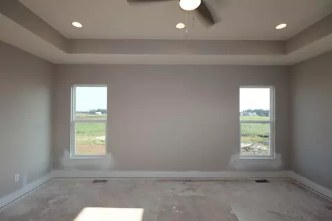 Bedroom - 1686 Angelo Ln, Delaware, OH 43015 photo 2 of 4