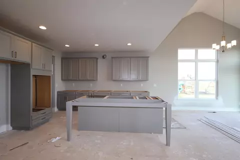 Kitchen - 1686 Angelo Ln, Delaware, OH 43015 photo 1 of 3