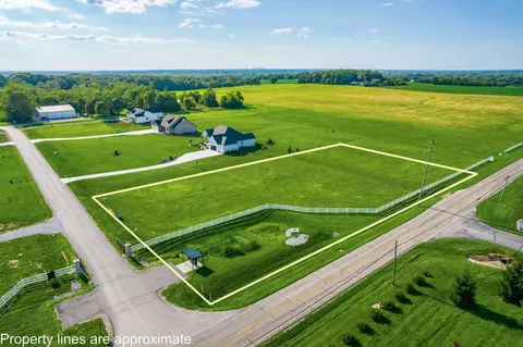 215 Jonathan Trl, Canal Winchester, OH 43110