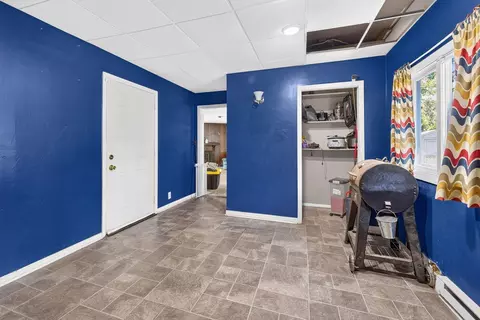 Entry Way - 844 Central Dr, Marion, OH 43302 photo 1 of 1
