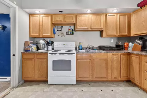 Kitchen - 844 Central Dr, Marion, OH 43302 photo 3 of 3