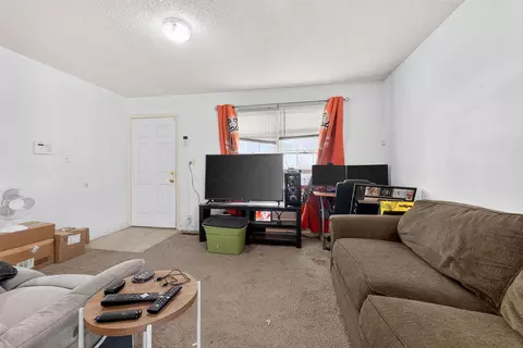Living - 844 Central Dr, Marion, OH 43302 photo 1 of 4