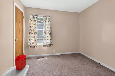 Bedroom - 844 Central Dr, Marion, OH 43302 photo 1 of 3