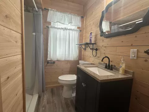 Bath - 770 Walker St, Newark, OH 43055 photo 1 of 4
