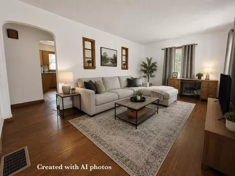 Living - 770 Walker St, Newark, OH 43055 photo 2 of 3