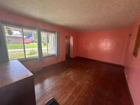 Living - 770 Walker St, Newark, OH 43055 photo 3 of 3