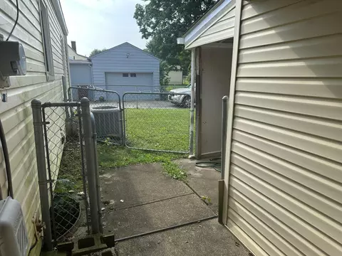 Exterior - 770 Walker St, Newark, OH 43055 photo 6 of 8