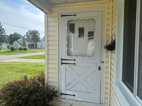 Exterior - 770 Walker St, Newark, OH 43055 photo 3 of 8