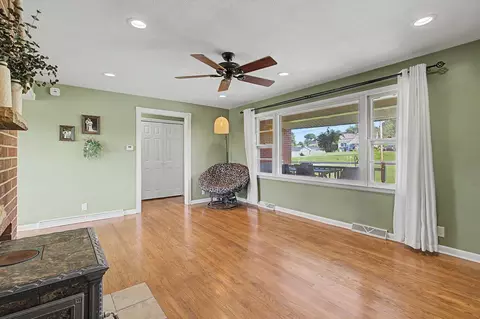 Living - 28503 Chieftain Dr, Logan, OH 43138 photo 6 of 6