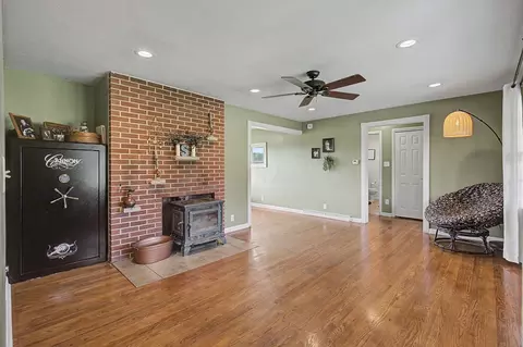 Living - 28503 Chieftain Dr, Logan, OH 43138 photo 3 of 6