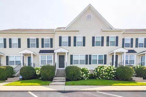 6066 Phar Lap Dr #17, New Albany, OH 43054