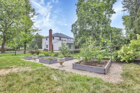 Exterior - 4375 Castleton Rd, Columbus, OH 43220 photo 19 of 23