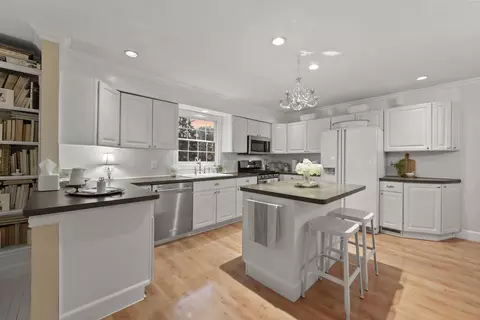 Kitchen - 4375 Castleton Rd, Columbus, OH 43220 photo 1 of 9
