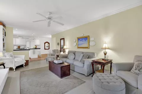 Living - 4375 Castleton Rd, Columbus, OH 43220 photo 5 of 7