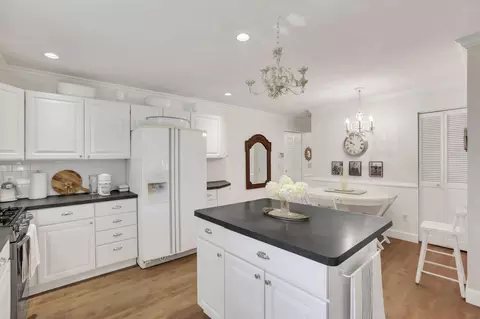 Kitchen - 4375 Castleton Rd, Columbus, OH 43220 photo 6 of 9