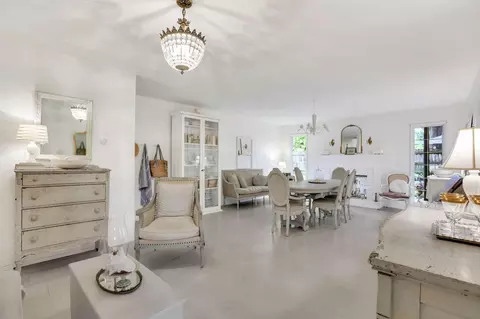 Living - 4375 Castleton Rd, Columbus, OH 43220 photo 2 of 7