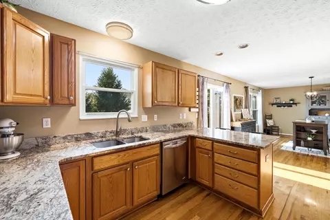 Kitchen - 113 Harvard Loop, Delaware, OH 43015 photo 3 of 4