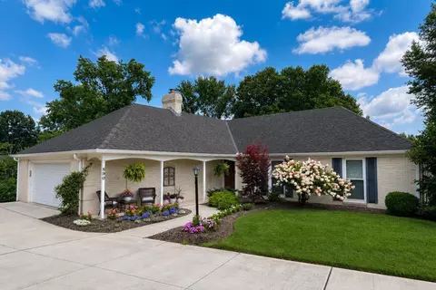890 Lookout Point Dr, Columbus, OH 43235